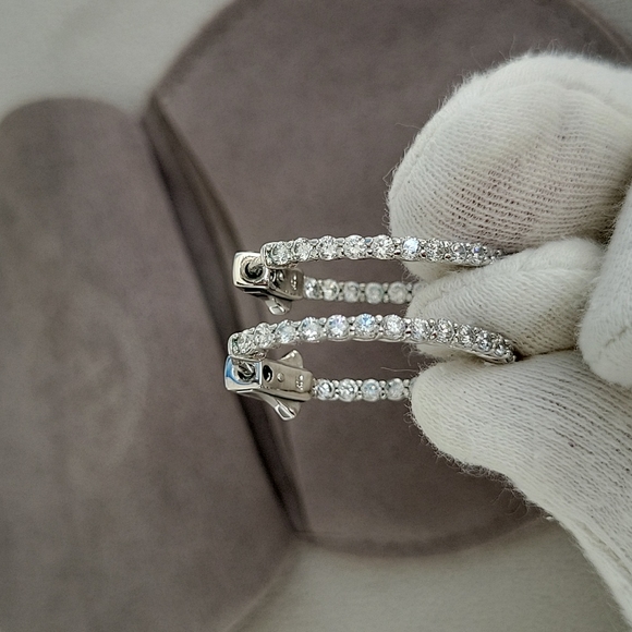 Kenneth Jay Lane Earrings - Picture 9 of 9